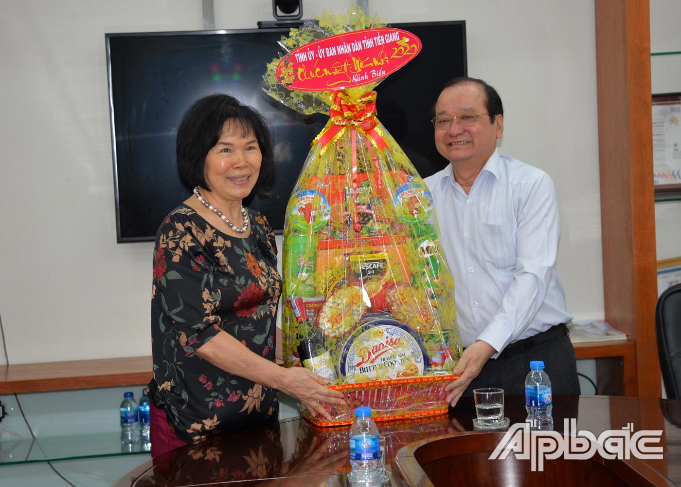 Đồng chí Nguyễn Văn Danh cùng đoàn công tác thăm, chúc tết Công ty TNHH MTV Xổ số kiến thiết Tiền Giang