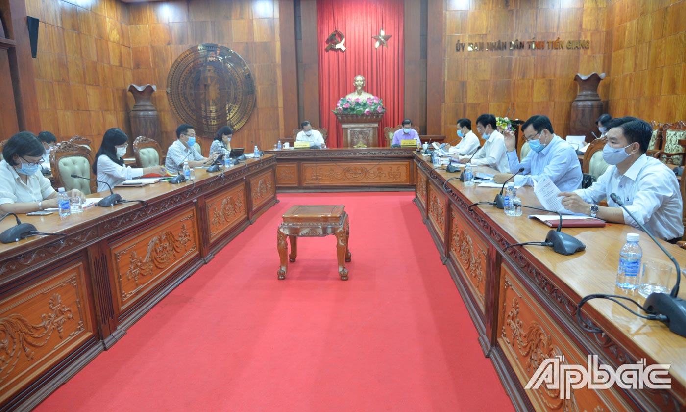 Quang cảnh cuộc họp.