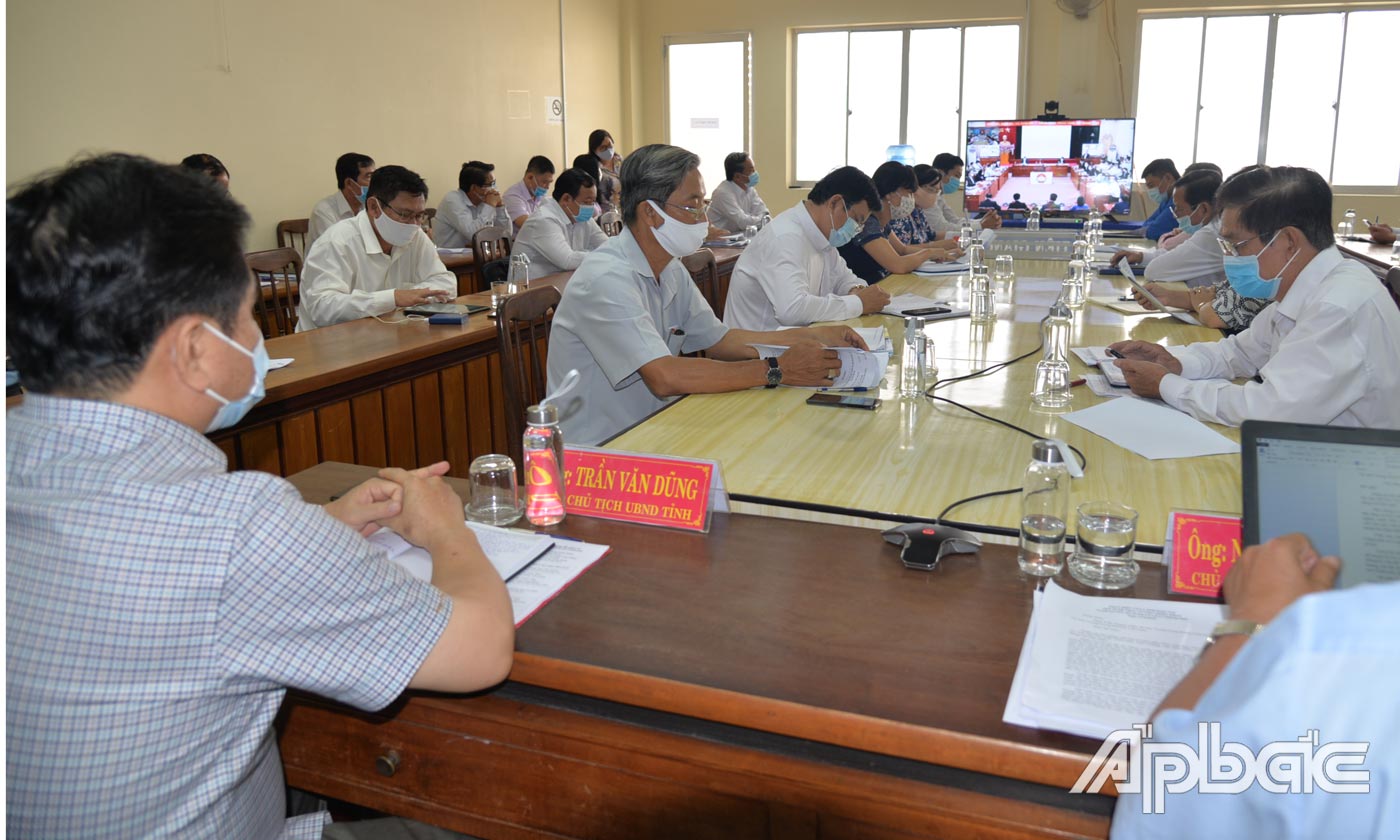 Tại điểm cầu Tiền Giang.