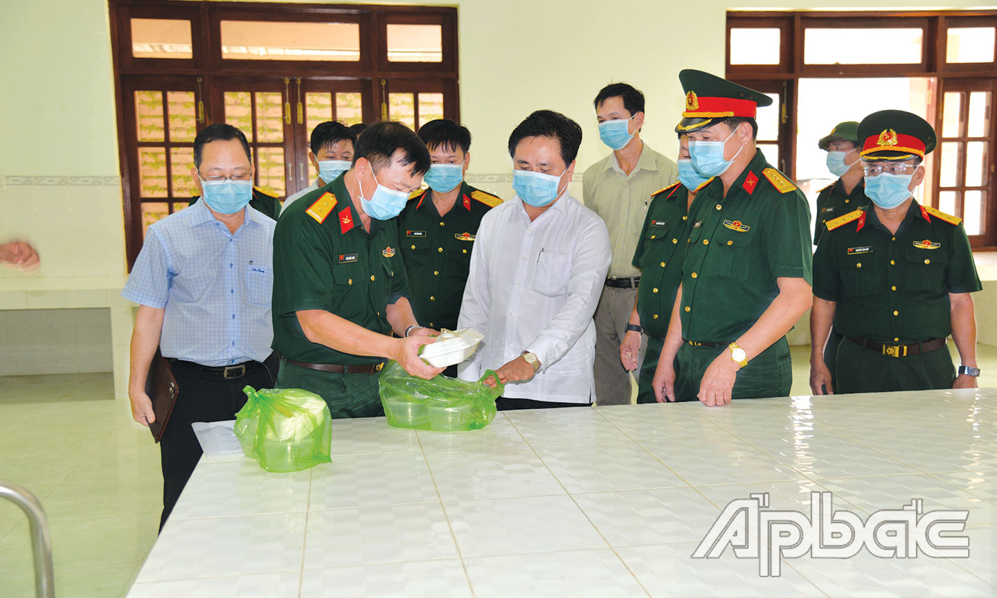 Để người dân yên tâm cách ly, lãnh đạo UBND tỉnh và đơn vị có liên quan đã nỗ lực chuẩn bị điều kiện cơ sở vật chất phục vụ.