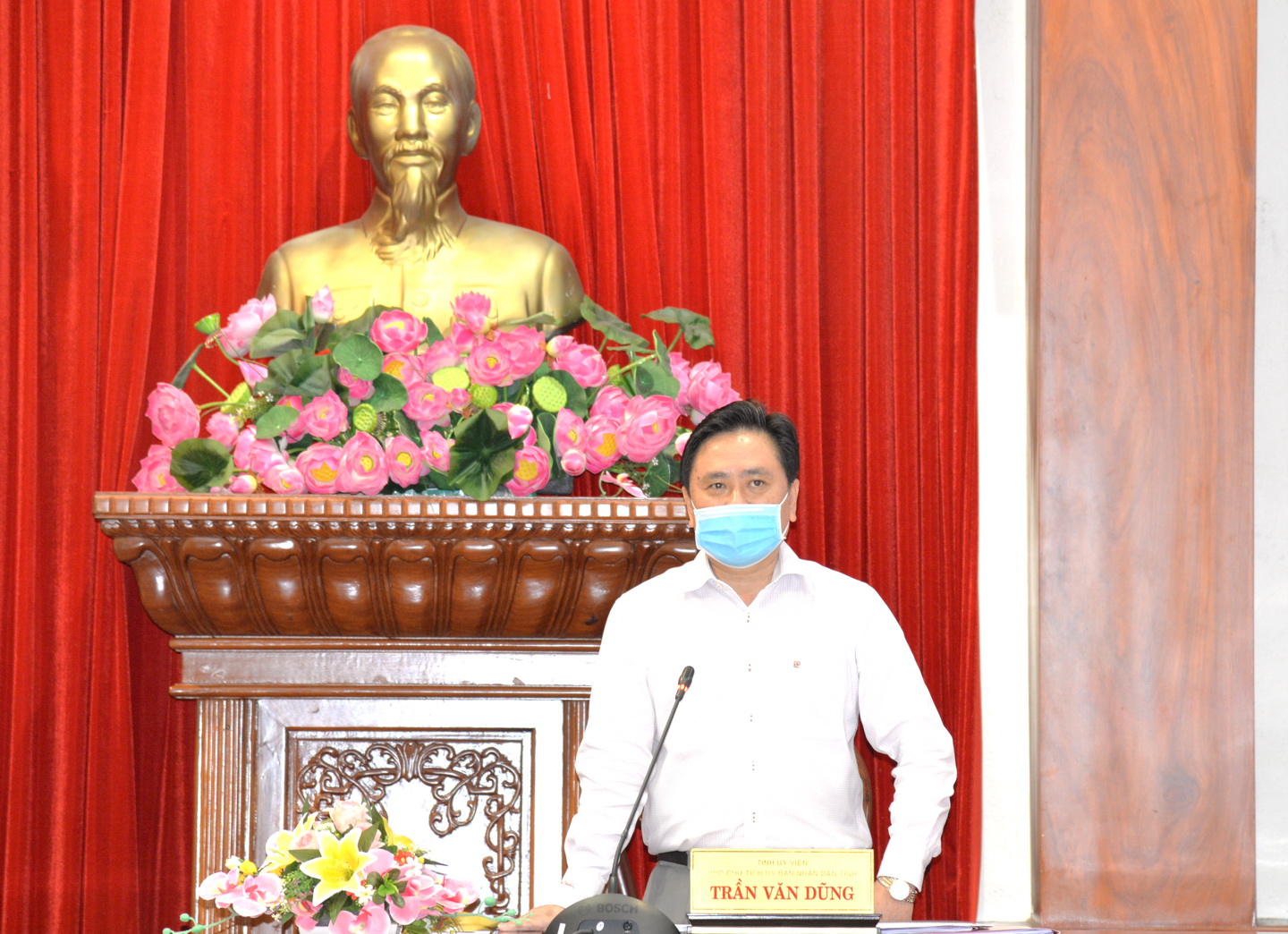 Đồng chí Trần Văn Dũng yêu cầu khởi động tích cực các hoạt động dịch vụ có hệ số an toàn cao