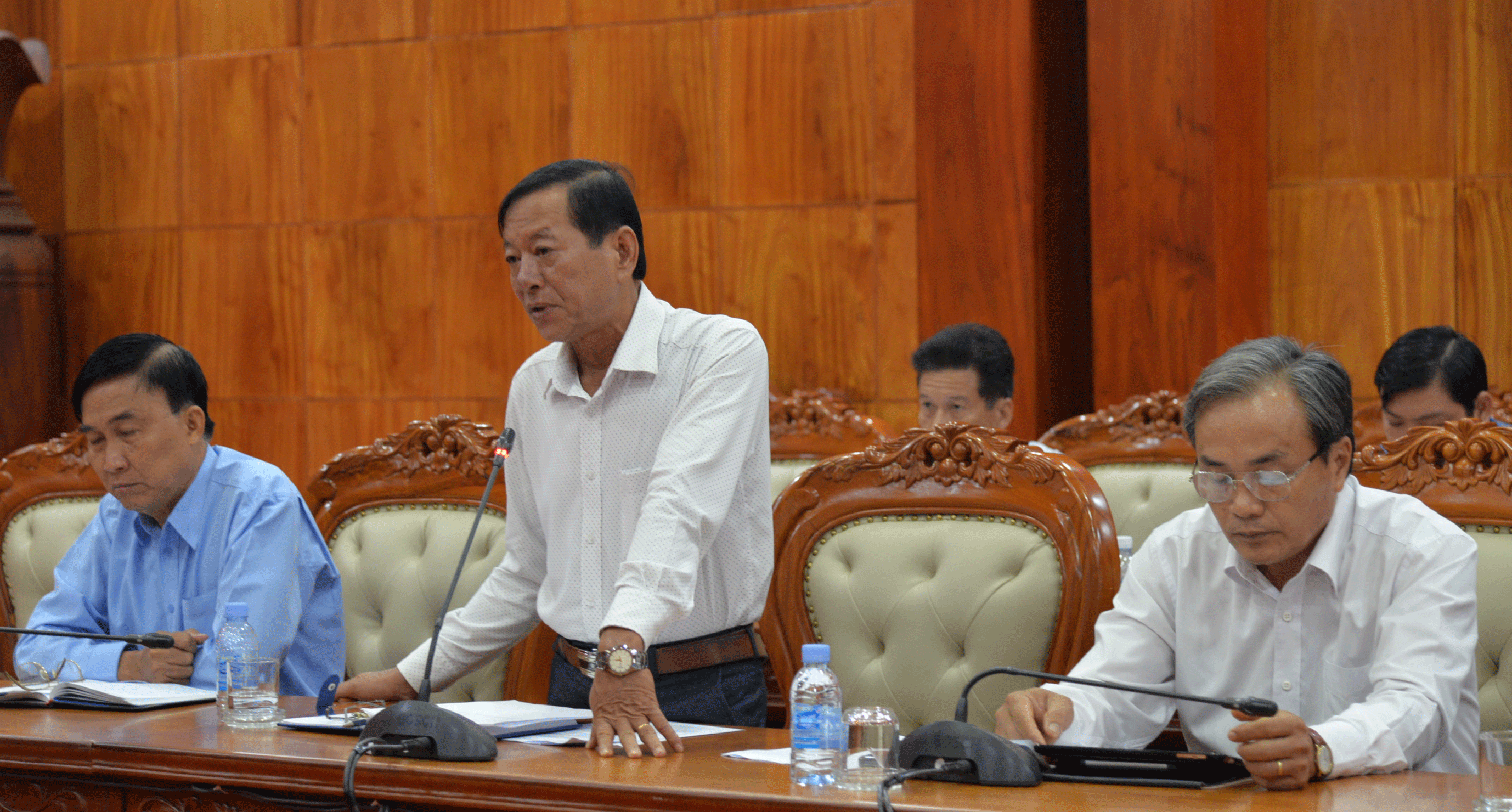 Đại biểu phát biểu tại hội nghị.