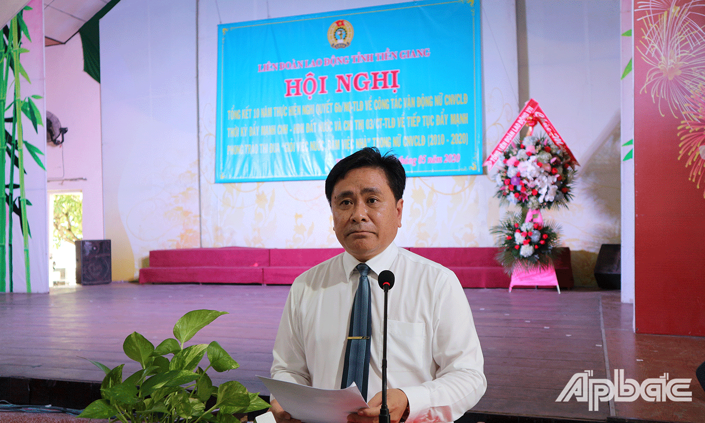 Đồng chí Trần Văn Dũng Phó Chủ tịch UBND Tiền Giang phát biểu tại hội nghị