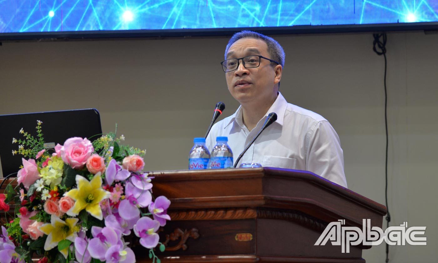 Thứ trưởng Bộ TT&TT Phan Tâm phát biểu tại hội nghị.