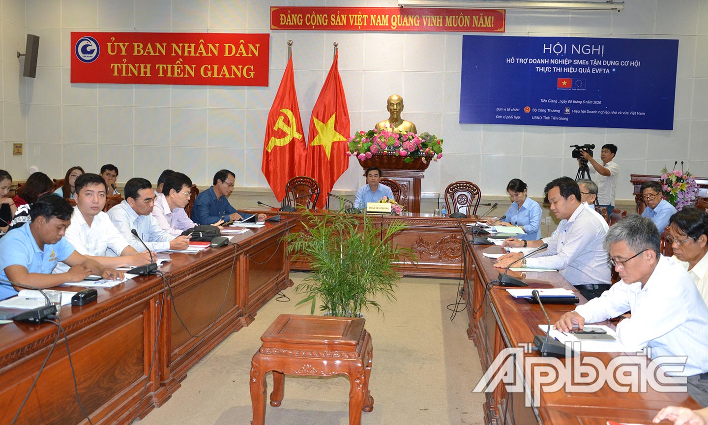 Quang cảnh tại điểm cầu Tiền Giang.