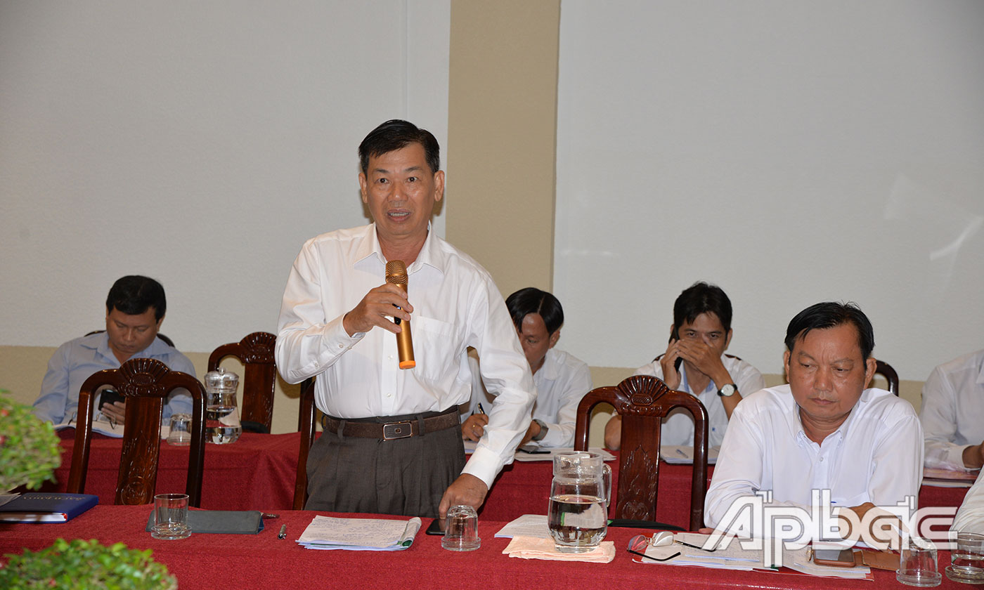 Thành viên UBND tỉnh phát biểu tại buổi làm việc