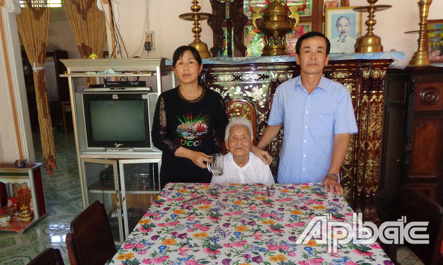 Mỗi thành viên trong gia đình nếu biết tôn trọng, quan tâm, chia sẻ thì sẽ  xây dựng gia đình hạnh phúc lâu bền.