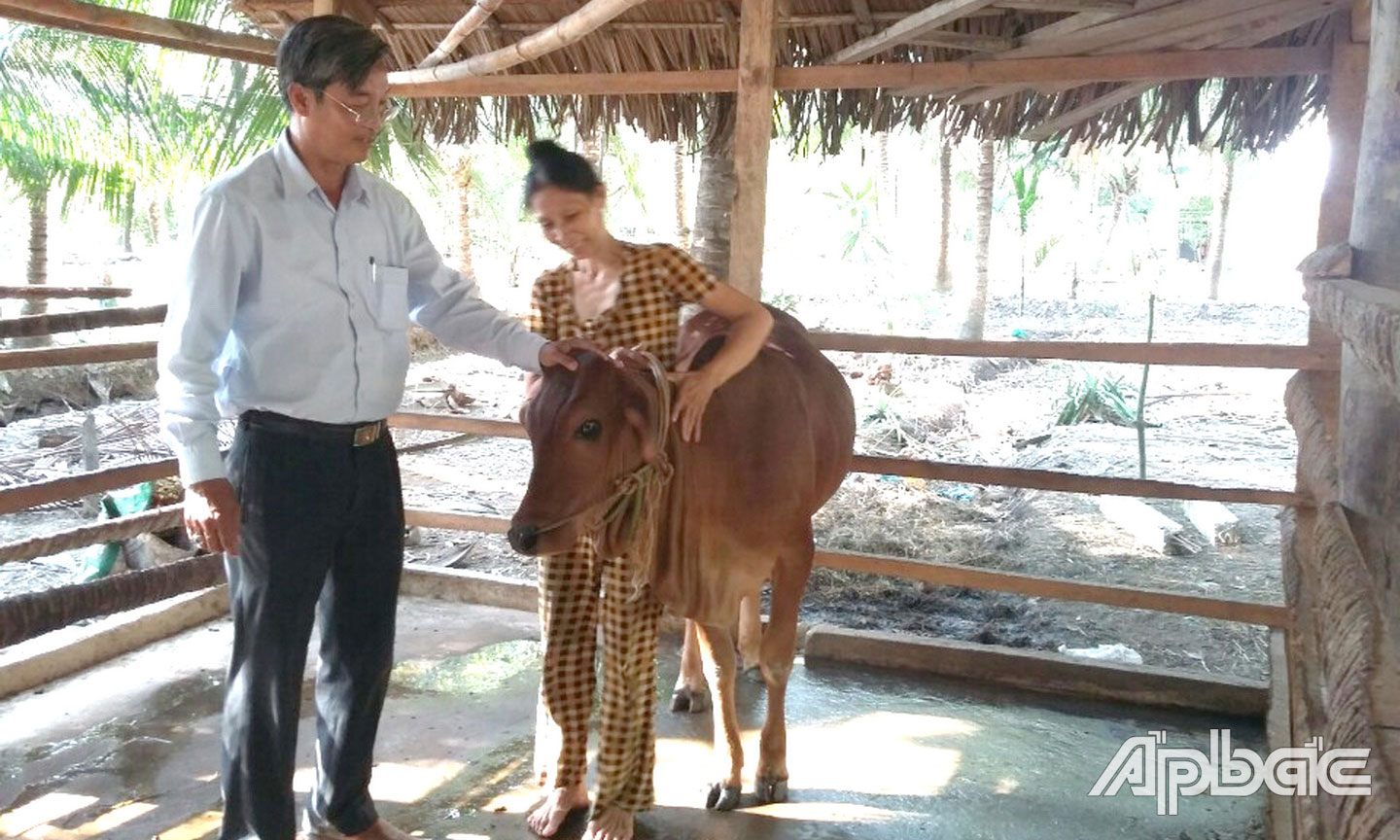 Hỗ trợ sinh kế cho hộ nghèo luôn được tỉnh Tiền Giang quan tâm thực hiện.