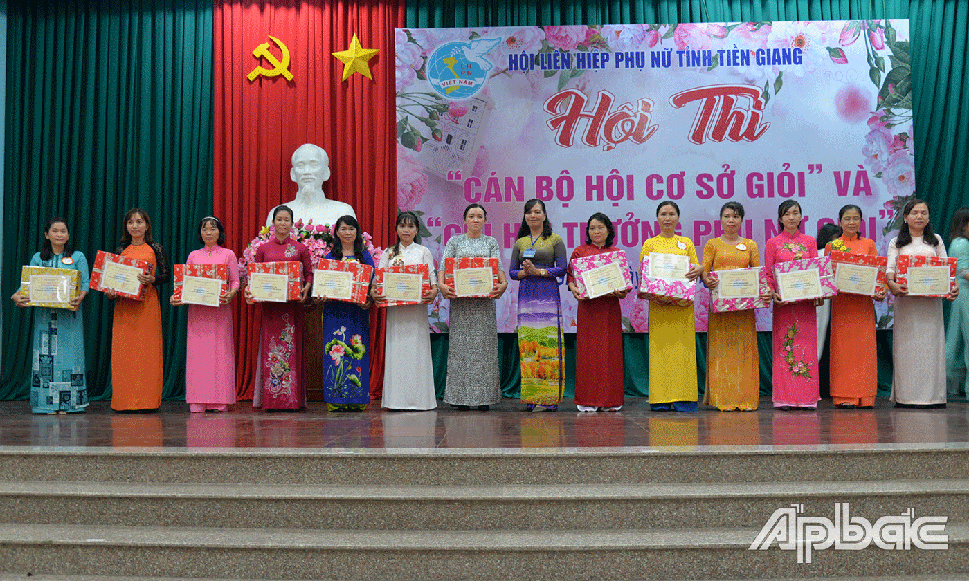 Hội thi cán bộ hội cơ sở giỏi.
