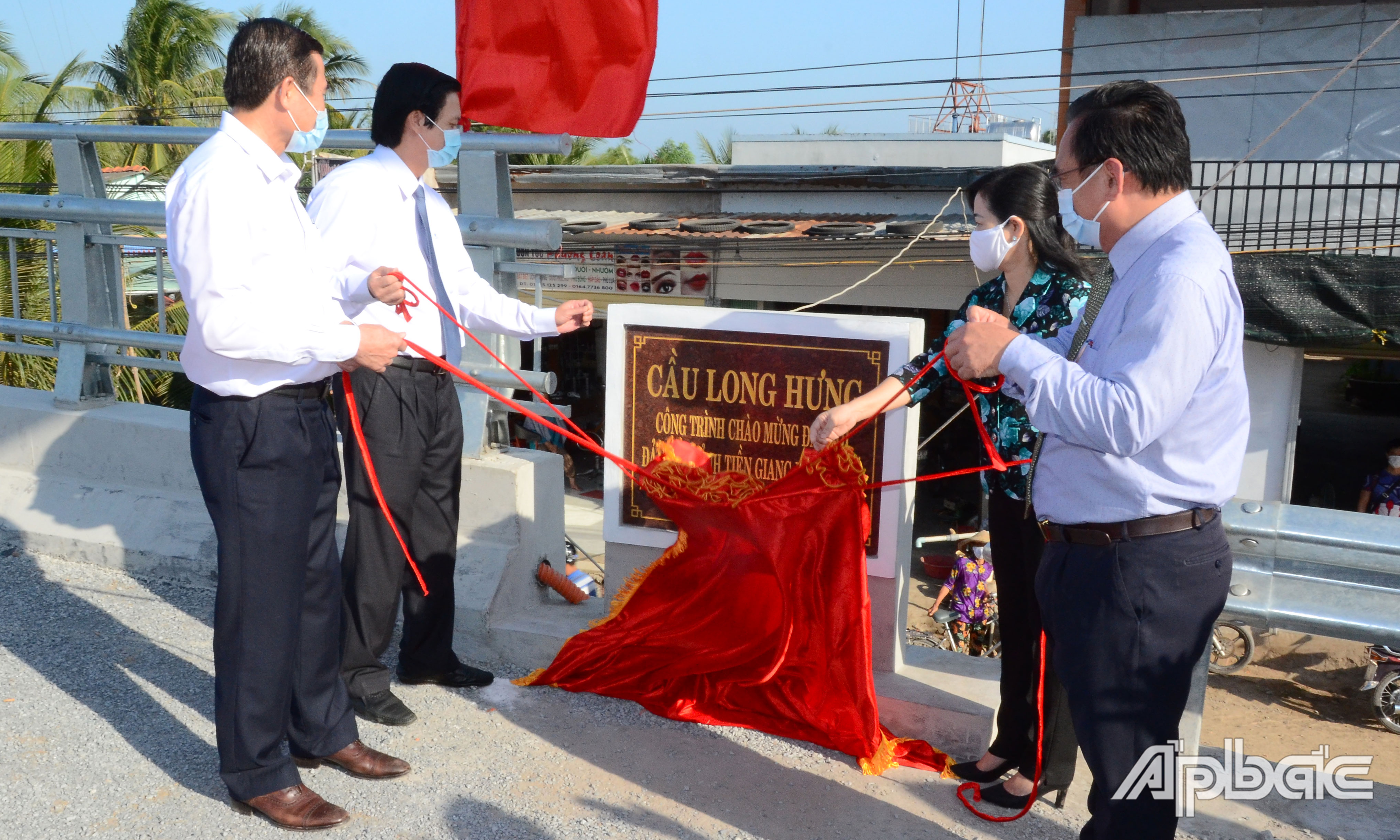 Nghi thức thông xe Cầu Long Hưng.