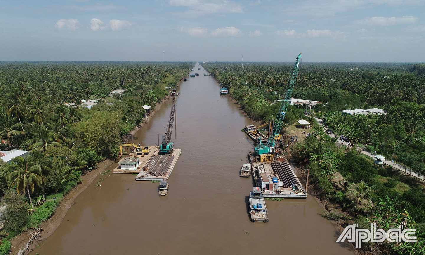 Năm 2020, việc đắp đập kinh Nguyễn Tấn Thành giúp bảo vệ nguồn nước sinh hoạt cho 800 ngàn dân của tỉnh.