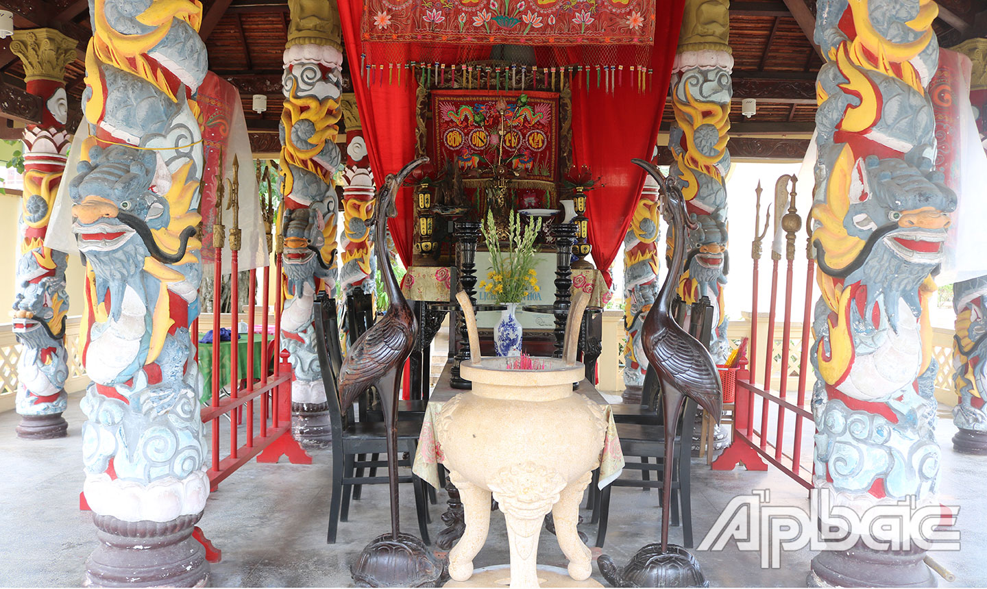 Khu đền thờ trong Lăng Tứ Kiệt.