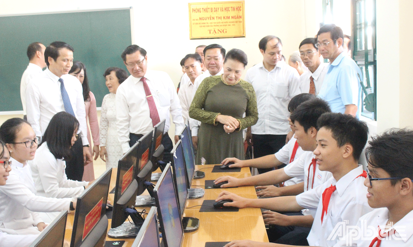 Sự nghiệp GD-ĐT của tỉnh Tiền Giang luôn nhận được sự quan tâm của các vị lãnh đạo Đảng và Nhà nước. Tr