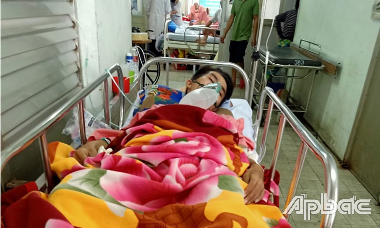 Giang Băng đang điều trị tại Bệnh viện Chợ Rẫy với sức khỏe rất yếu.