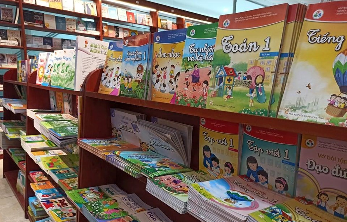 Sách giáo khoa theo chương trình giáo dục phổ thông mới. (Ảnh: Phạm Mai/Vietnam+)