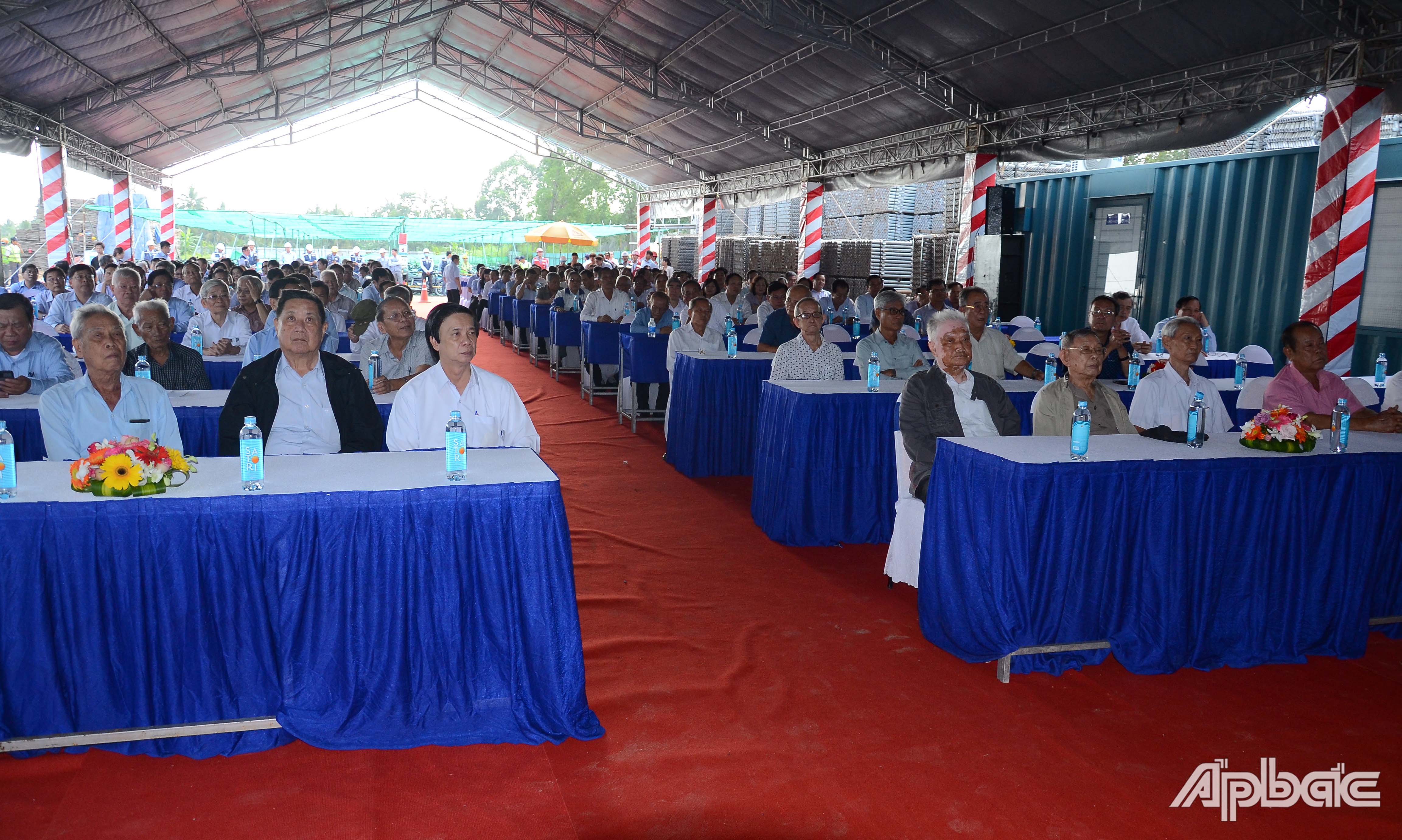 Lãnh đạo tỉnh tham dự chuyến khảo sát Dự án Bệnh viện đa khoa tỉnh Tiền Giang.