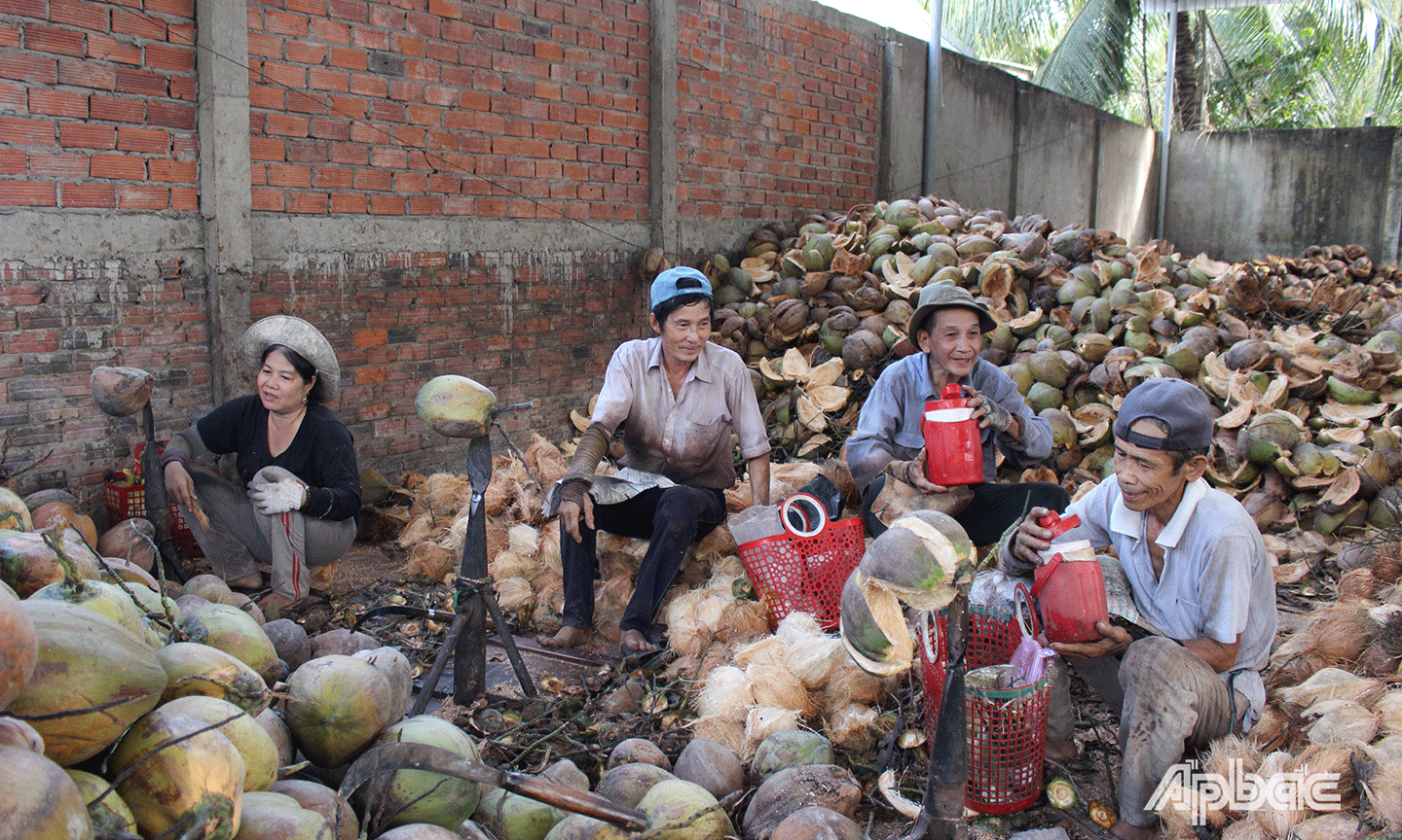  Những phút nghỉ ngơi của những người thợ. 