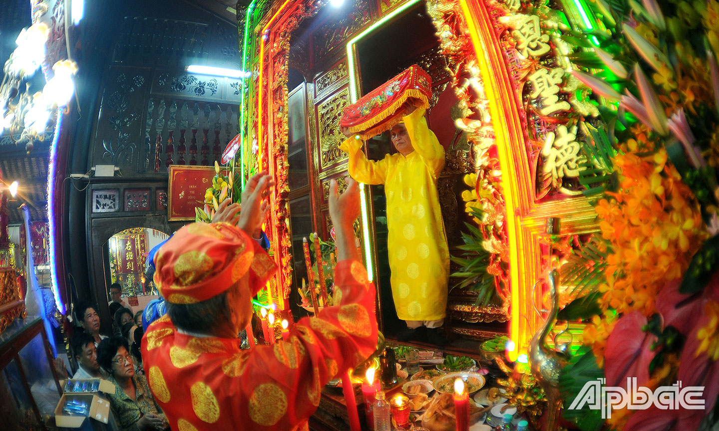 Lễ thỉnh Sắc Thần.