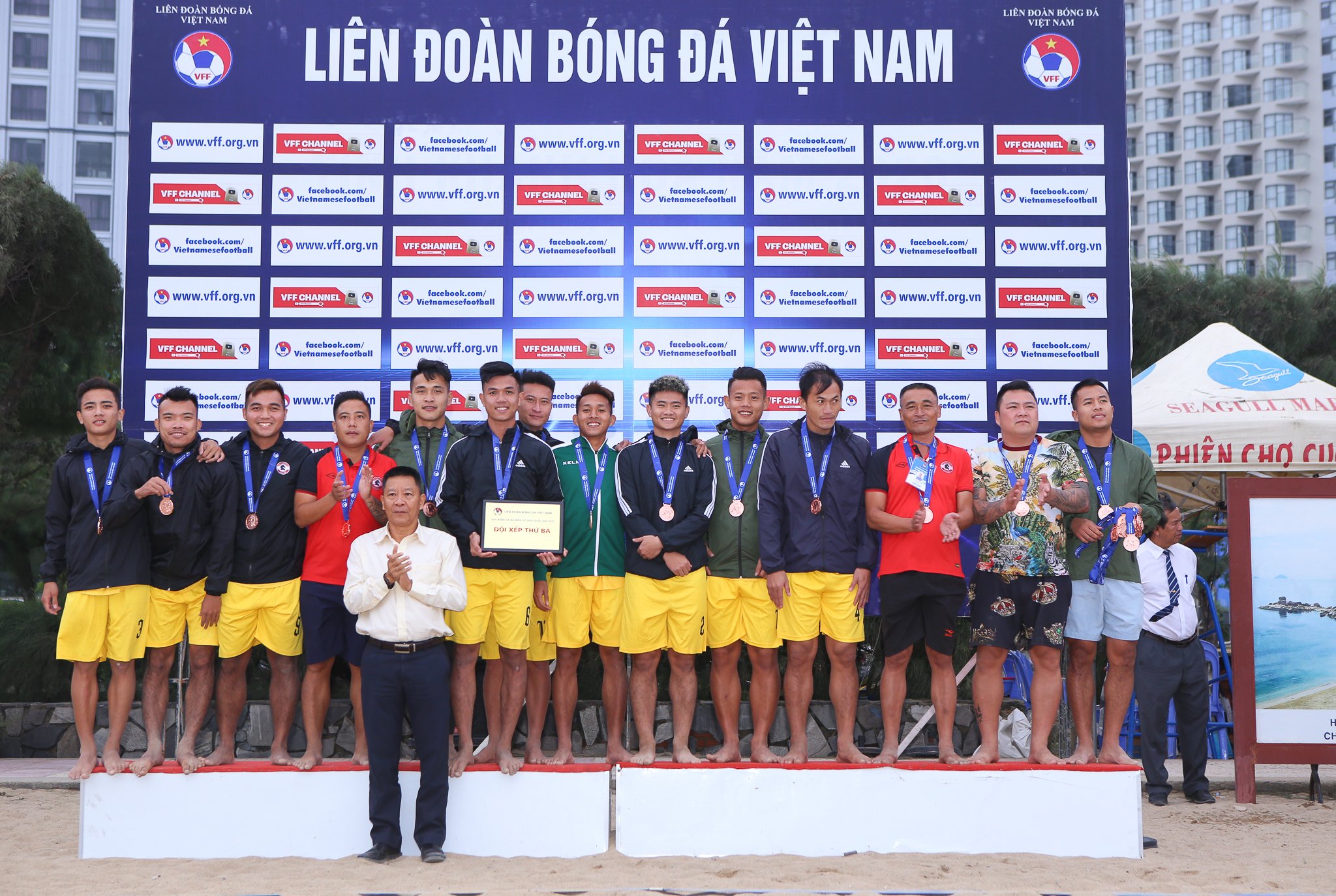 Đội Gia Việt giành vị trí thứ 3.