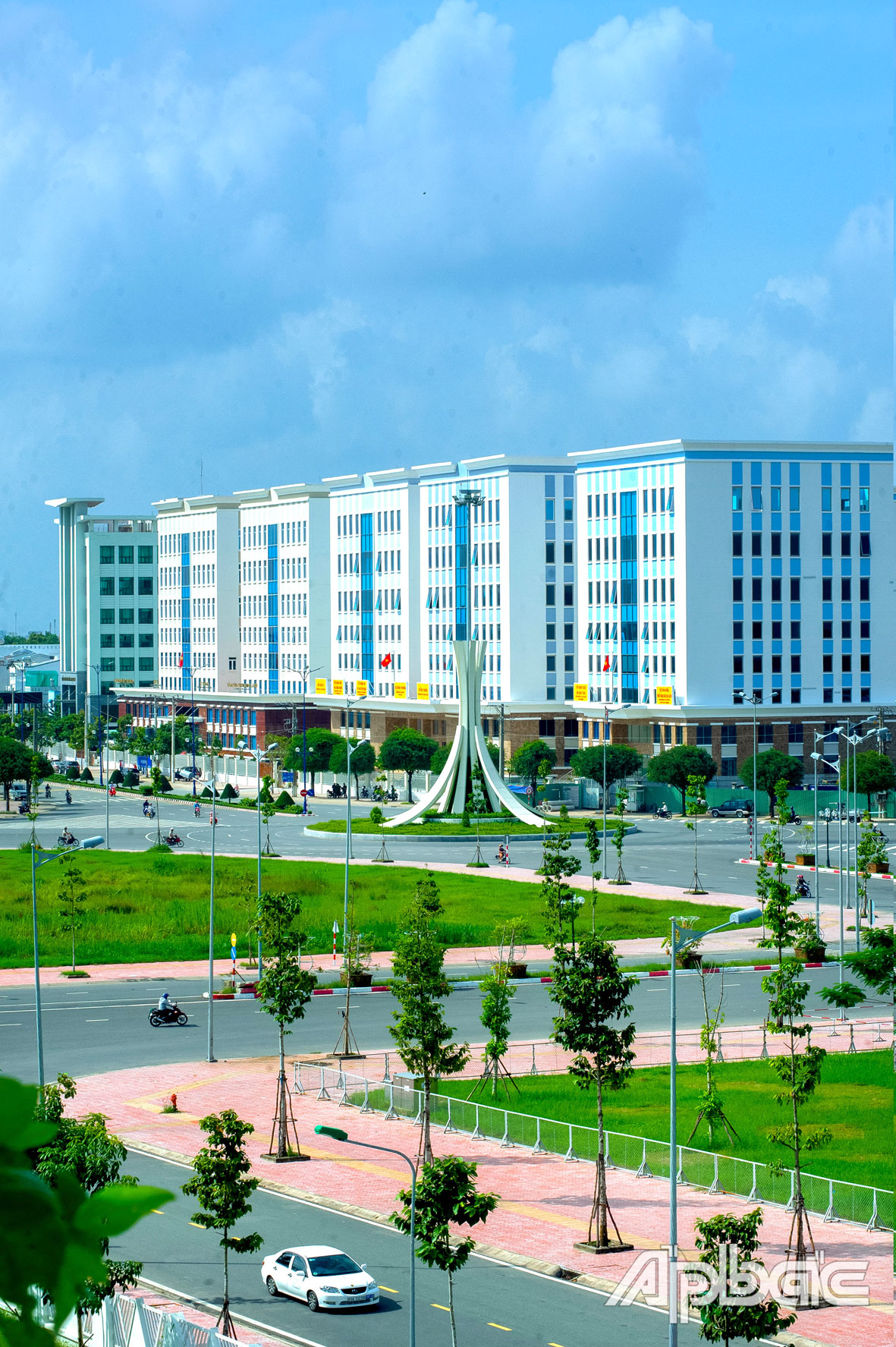 Trụ sở làm việc mới của các sở, ngành tỉnh Tiền Giang. Ảnh: DUY NHỰT