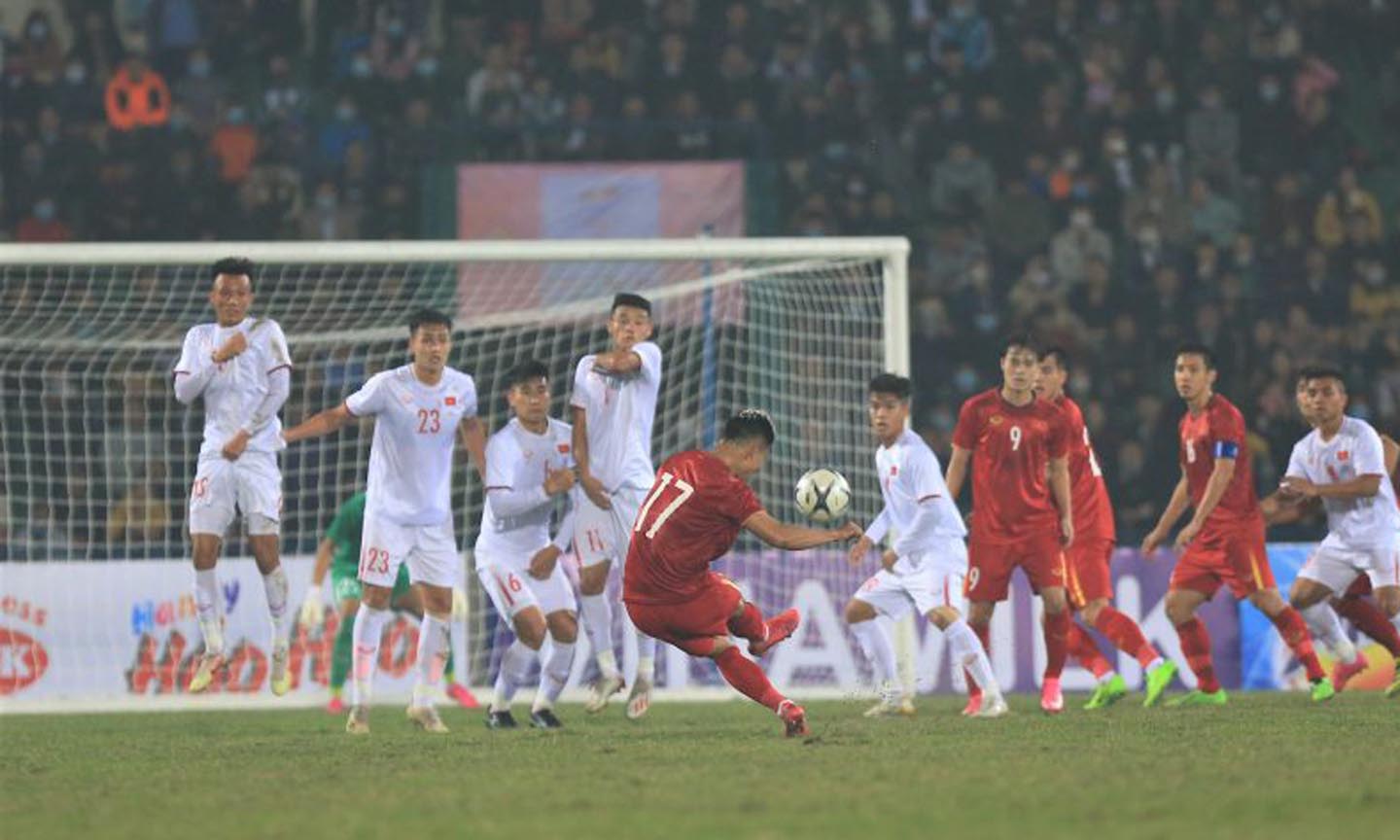 Số tiền thu được từ việc tổ chức bán vé sẽ được gửi tới đồng bào miền Trung và Tây Nguyên. Ảnh: Minh Dân