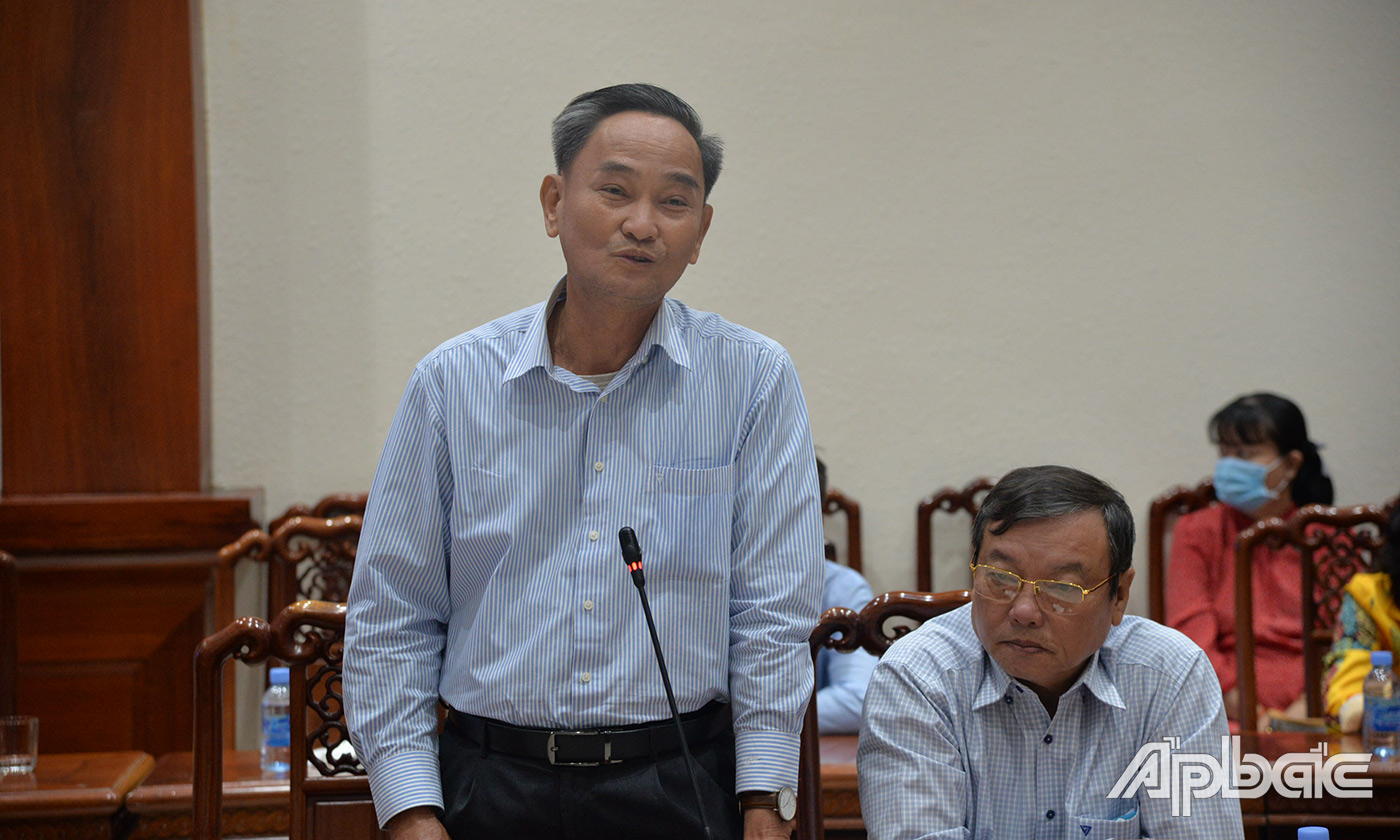 Các ĐBQH chia sẻ kinh nghiệm tại buổi họp mặt