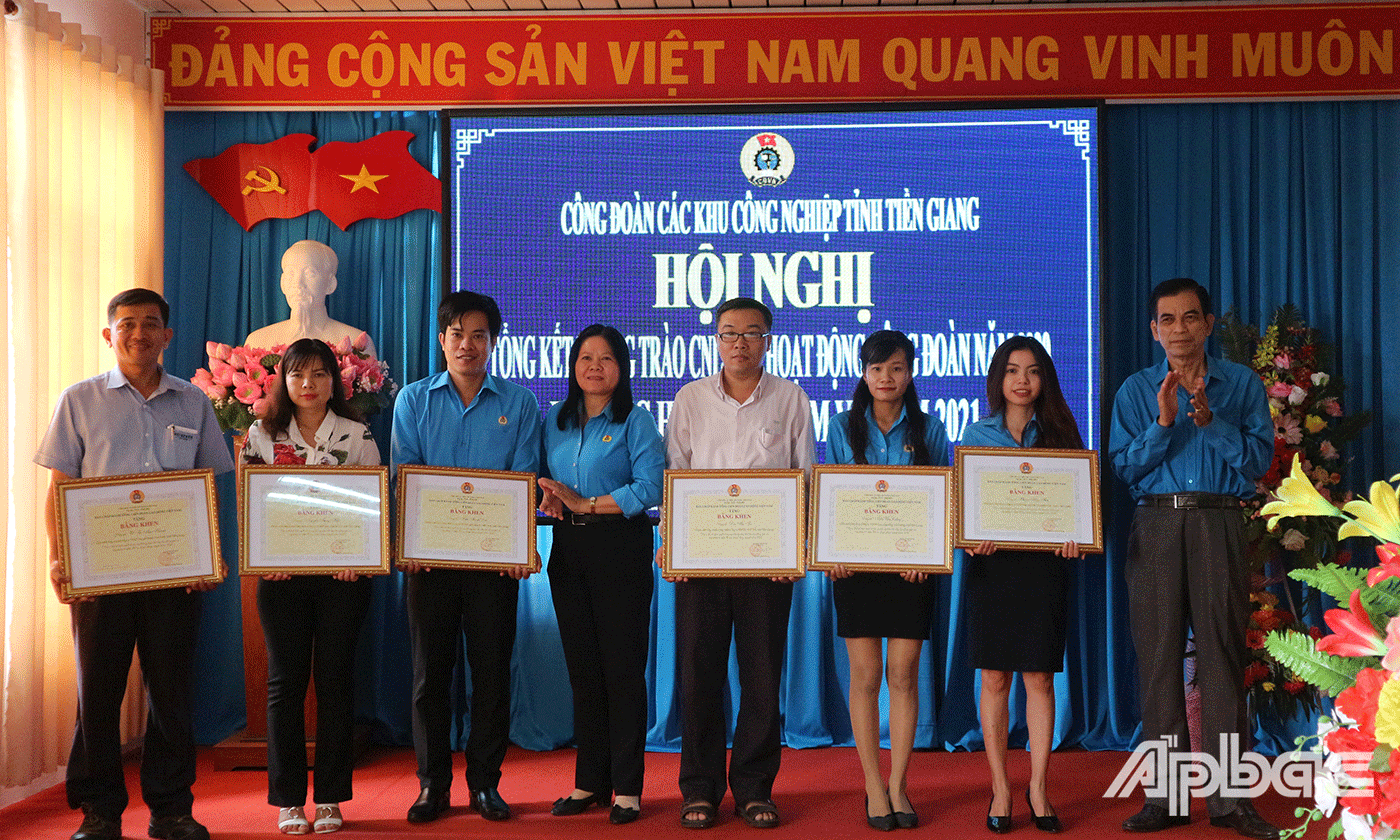 Các cá nhân nhận Bằng khen của Tổng Liên đoàn Lao động Việt Nam