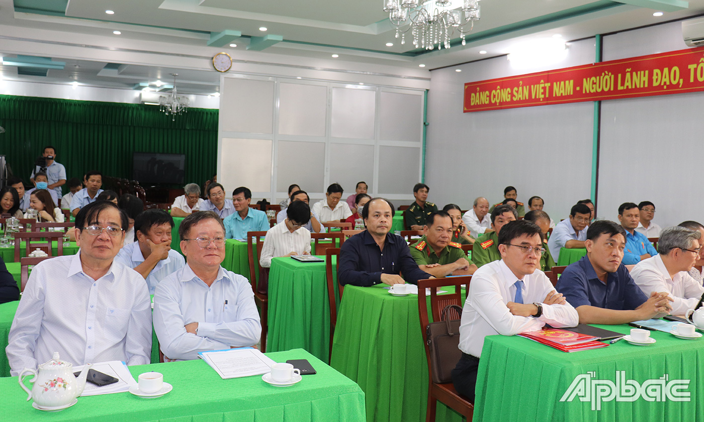 Quang cảnh hội nghị.