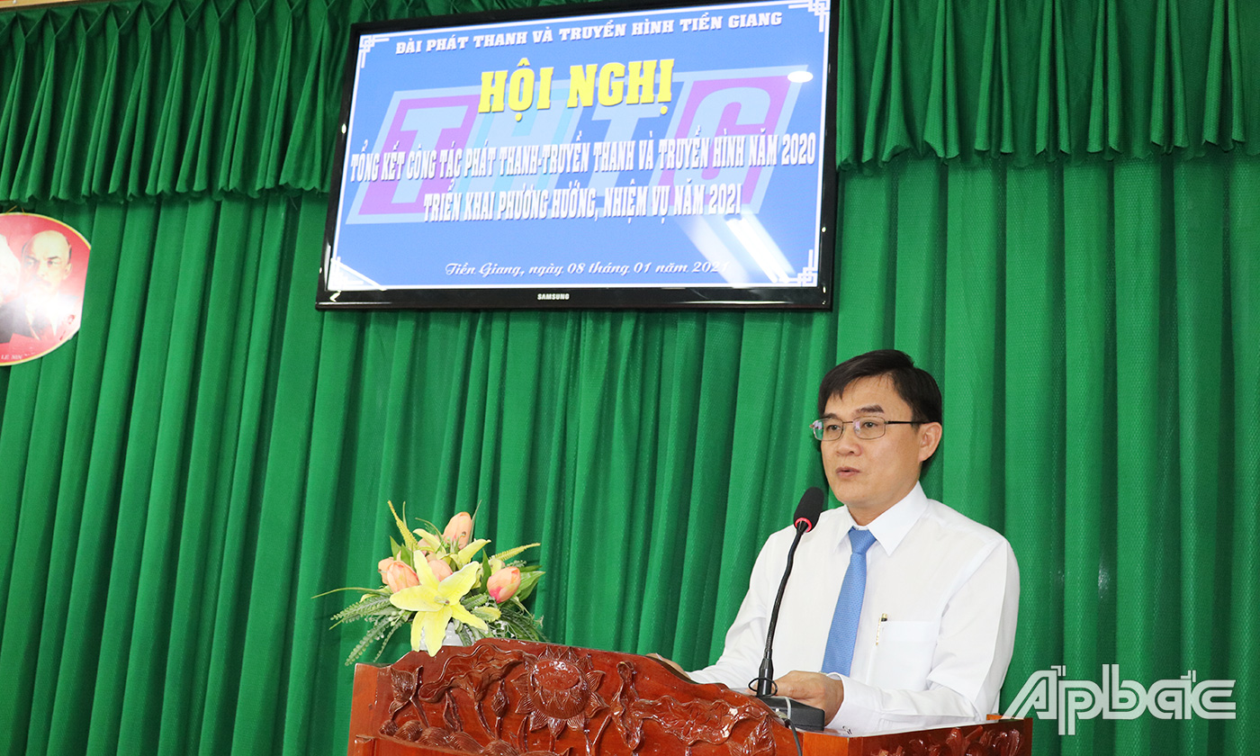 Tỉnh ủy viên, Phó Chủ tịch UBND tỉnh Nguyễn Văn Mười phát biểu chỉ đạo tại hội nghị.