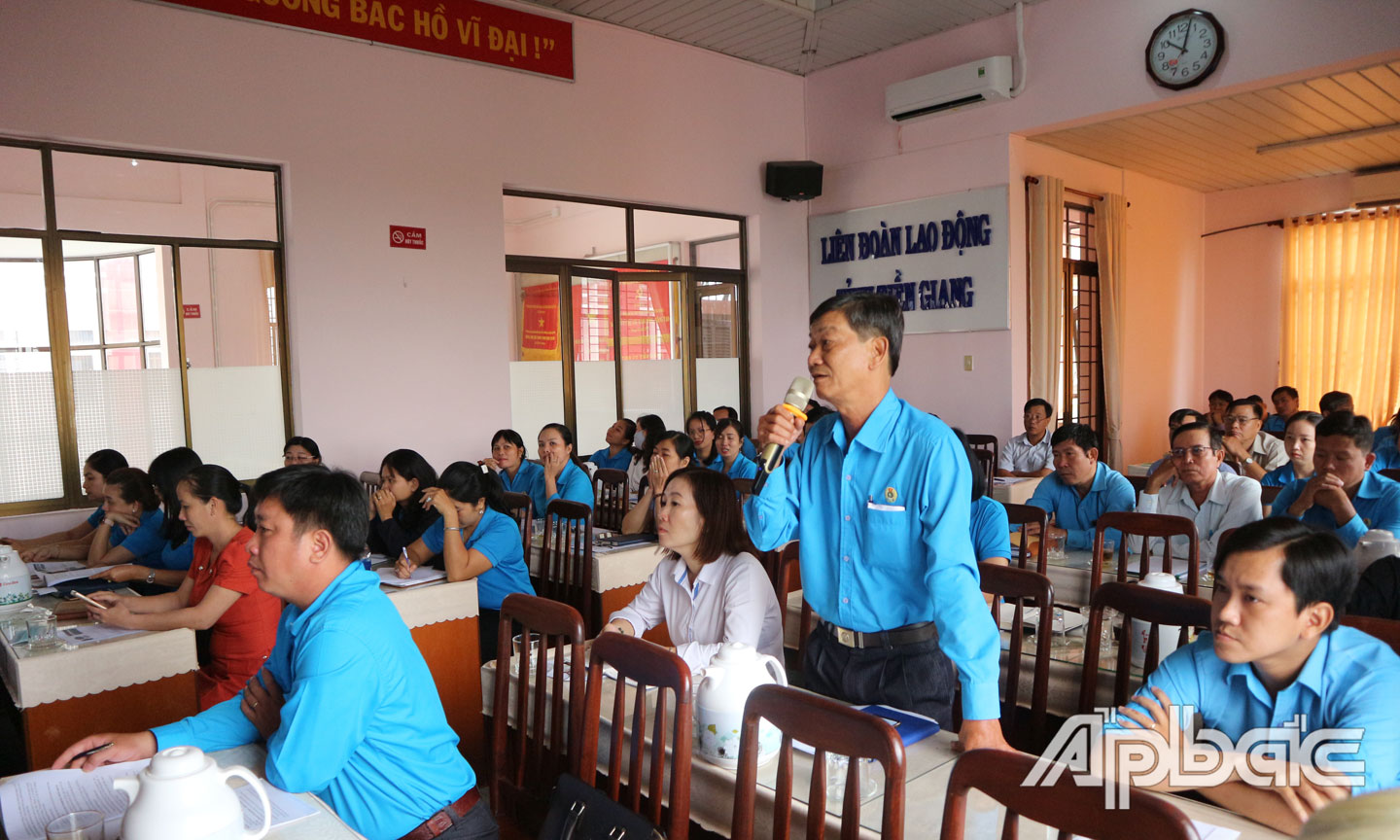 Tập huấn tuyên truyền cho cán bộ Công đoàn, đội ngũ tuyên truyền viên.