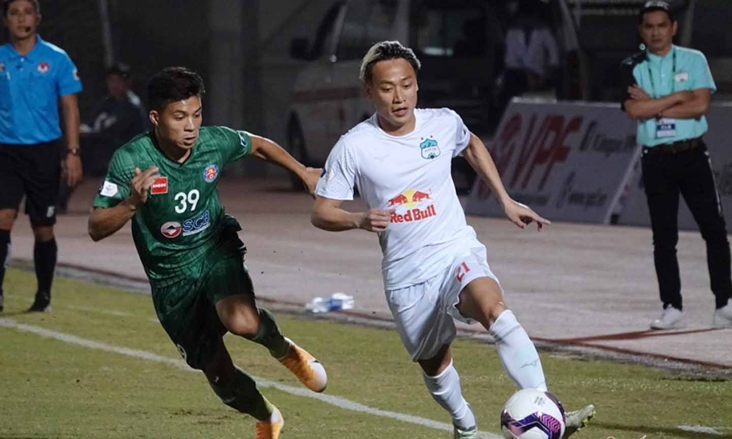 Kiatisuk cần thêm thời gian để vực dậy Hoàng Anh Gia Lai (áo trắng). Ảnh: Vietnamnet.vn