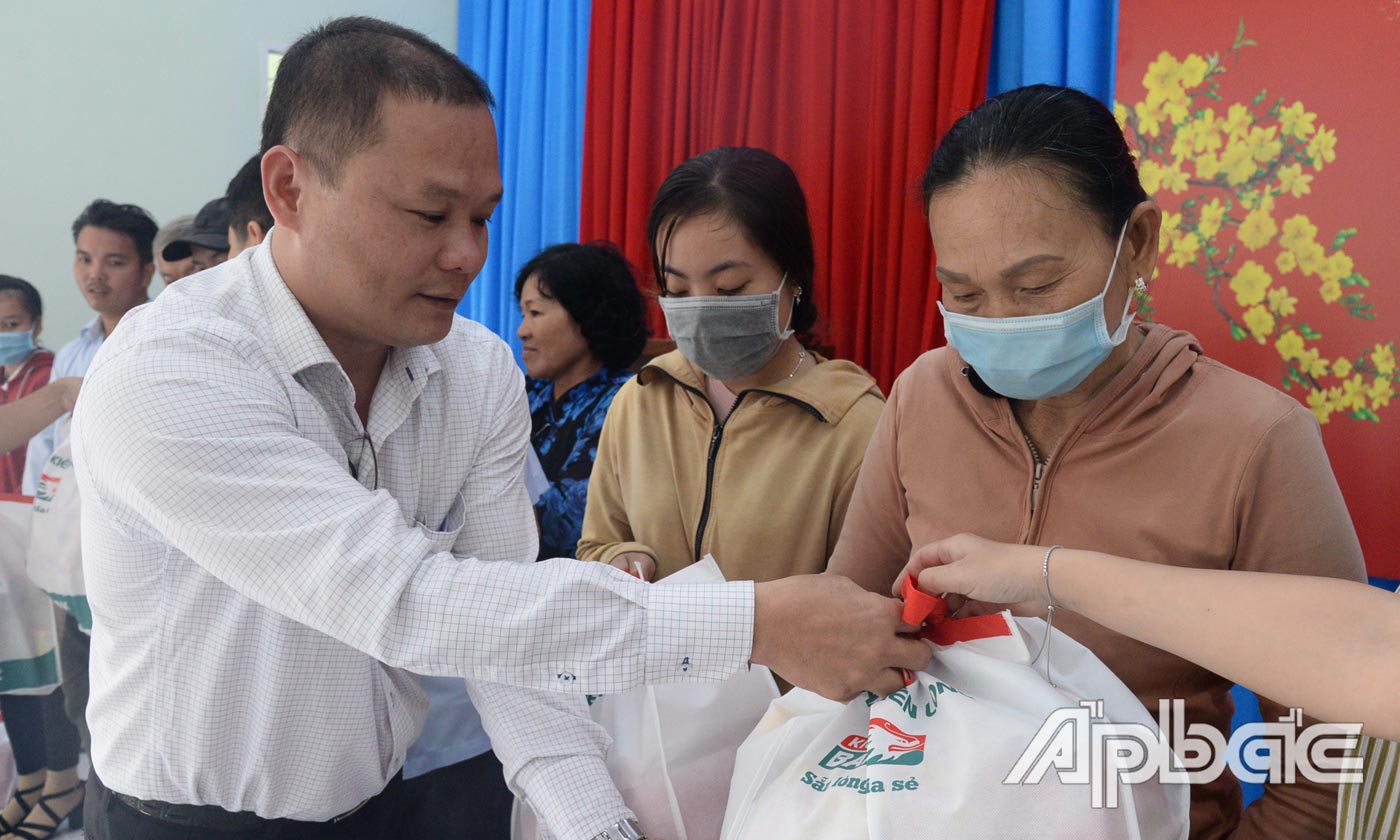 Giám đốc Kienlongbank chi nhánh Tiền Giang Trần Hữu Nghị.