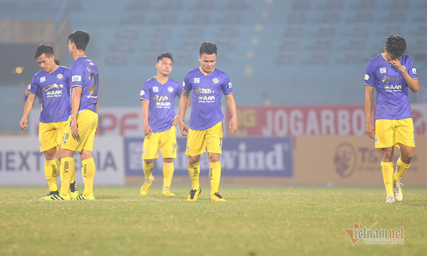 Các cầu thủ CLB Hà Nội cần phải xốc lại tinh thần của mình. Ảnh: Vietnamnet.vn