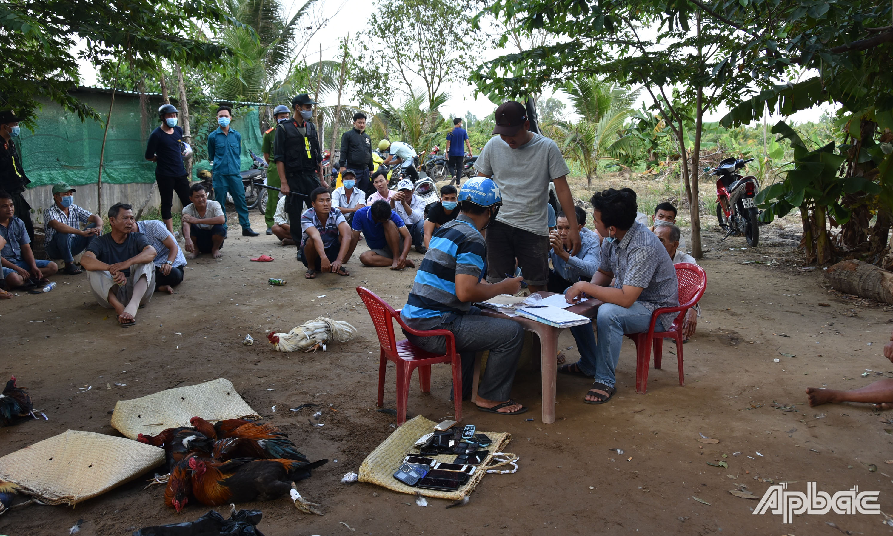 ụ điểm cờ bạc bị triệt phá tại xã Tân Lý Đông.