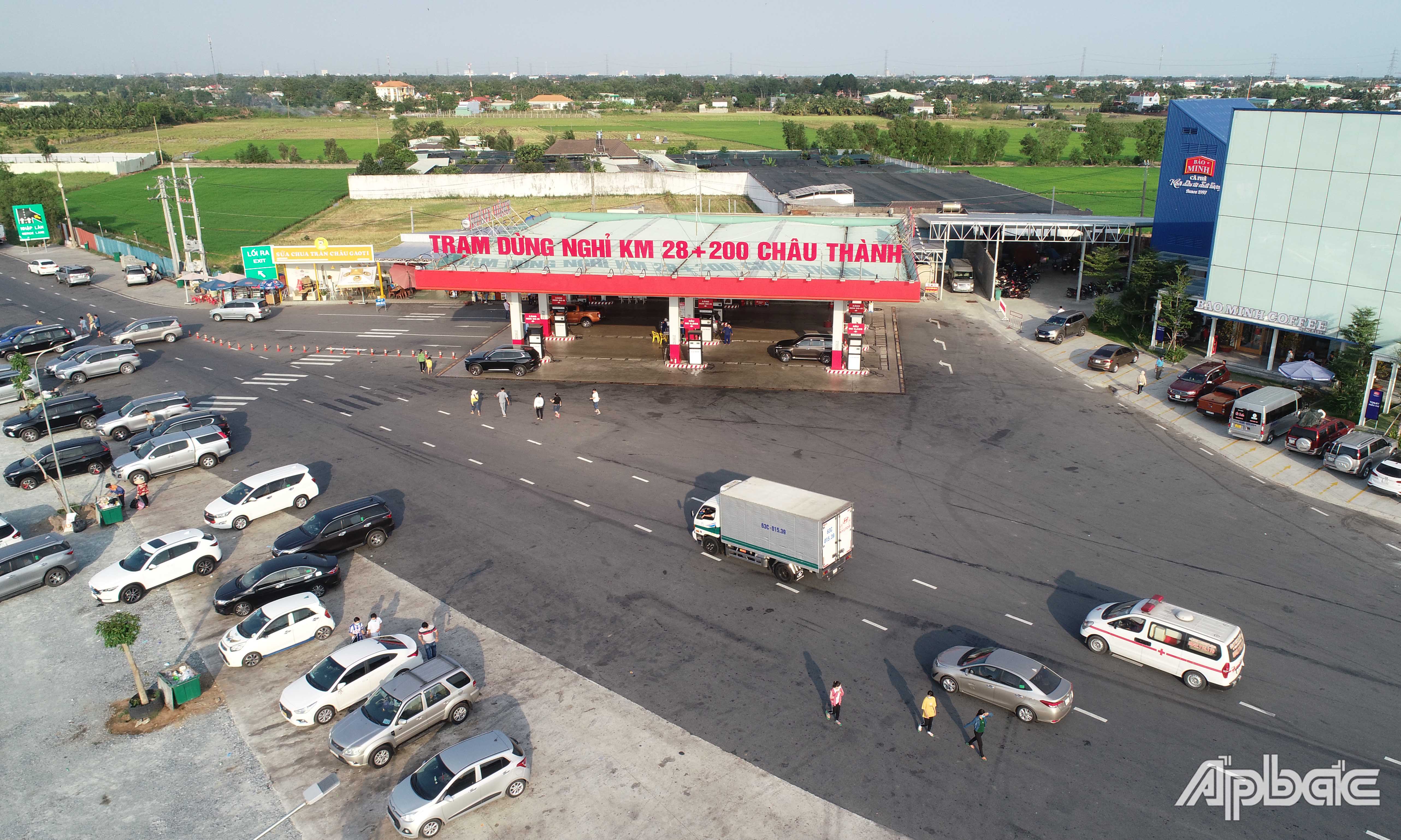 Dịp Tết Nguyên đán 2021, sản lượng xăng dầu bán ra tại các trạm dừng nghỉ trên cao tốc của Công ty TNHH TMDV Xăng dầu Châu Thành tăng gấp rưỡi so với ngày thường.