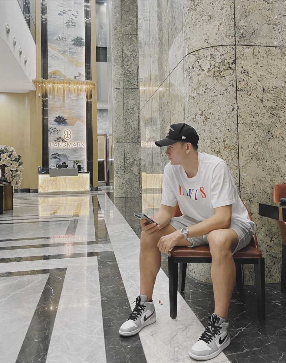 Đặng Văn Lâm thư giãn ngắn ngủi trước khi sang Nhật Bản gia nhập Cerezo Osaka. Ảnh: Nhân vật cung cấp