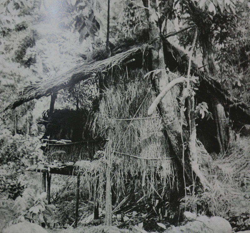 Lán Khuổi Nậm ở Pác Bó, xã Trường Hà, huyện Hà Quảng, tỉnh Cao Bằng, nơi họp Hội nghị Trung ương Đảng Cộng sản Đông Dương lần thứ Tám (tháng 5-1941), quyết định nhiệm vụ giải phóng dân tộc lên hàng đầu và thành lập Mặt trận Việt Minh.