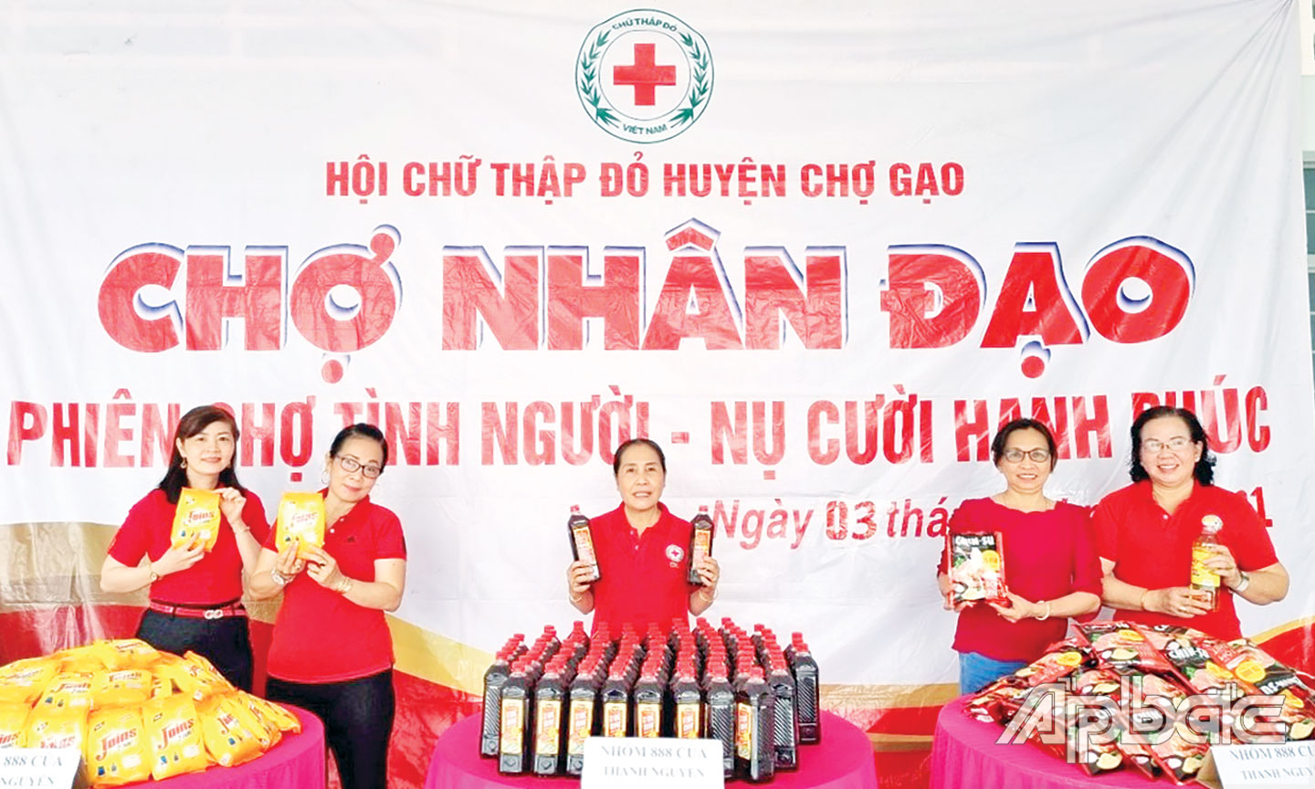 Hội CTĐ huyện Chợ Gạo tổ chức phiên “Chợ nhân đạo” cho người dân trên địa bàn huyện Chợ Gạo vào ngày 3-4-2021.