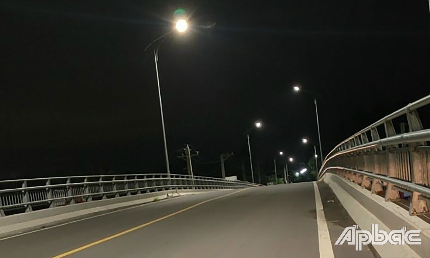 Các tuyến đường trên địa bàn huyện Gò Công Tây đều vắng vẻ, người dân chỉ ra đường khi thật sự cần thiết 