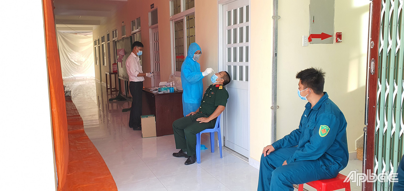 Lực lượng phục vụ được theo dõi sức khỏe thường xuyên và được test nhanh covid định kỳ