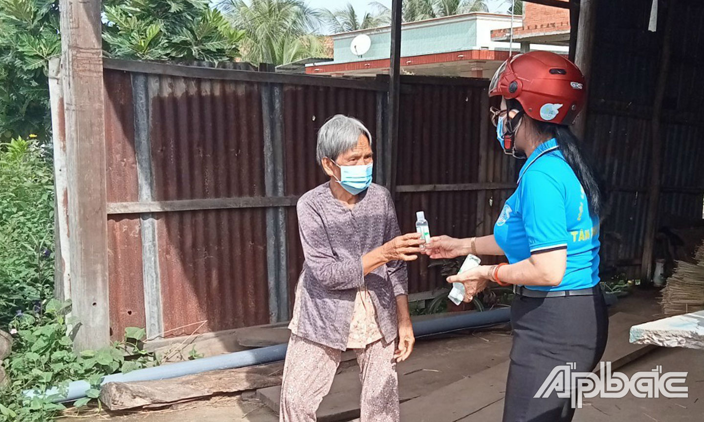 Công việc thầm lặng của các Tổ Covid cộng đồng trên toàn tỉnh đã chung sức cùng lực lượng tuyến đầu chống dịch.