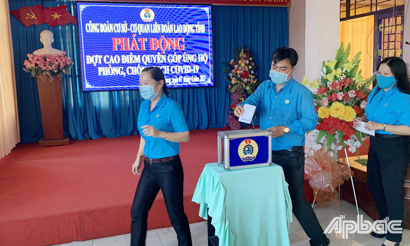 ủng hộ quỹ phòng chống dịch Covid-19 