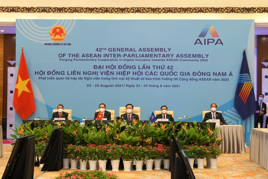 Chủ tịch Quốc hội, các Phó chủ tịch Quốc hội Việt Nam tại điểm cầu Hà Nội. Ảnh: qdnd.vn