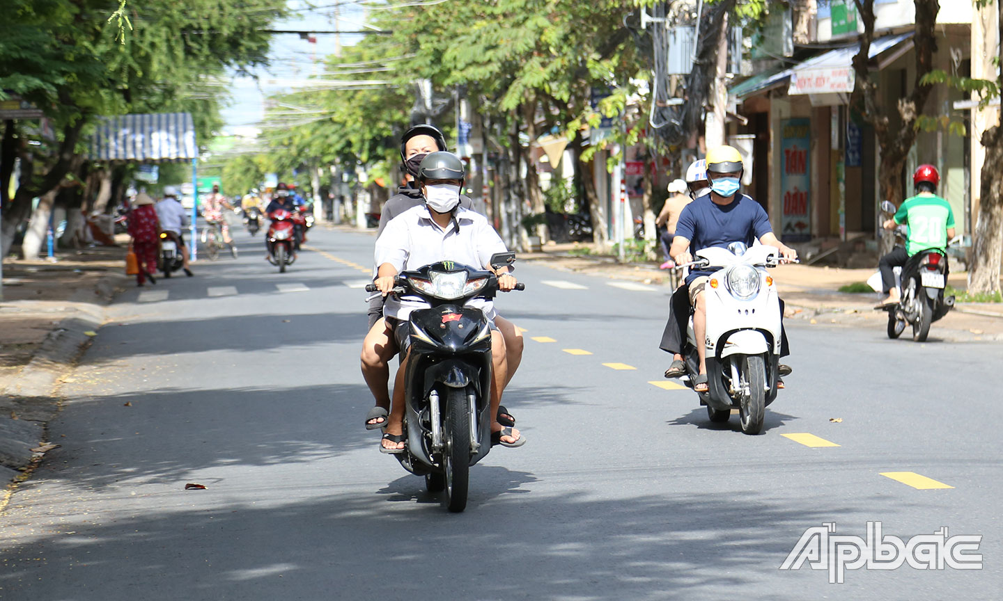 Ghi nhận trên đường Lê Thị Hồng Gấm.