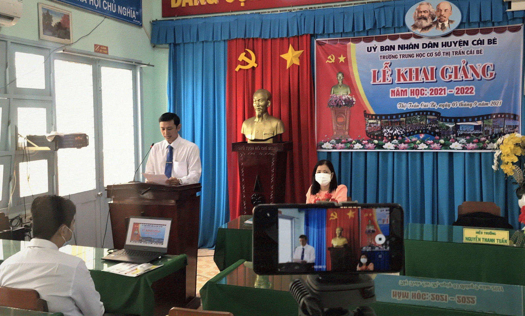 Lễ khai giảng trực tuyến năm học 2021 - 2022 tại Trường THCS thị trấn Cái Bè.