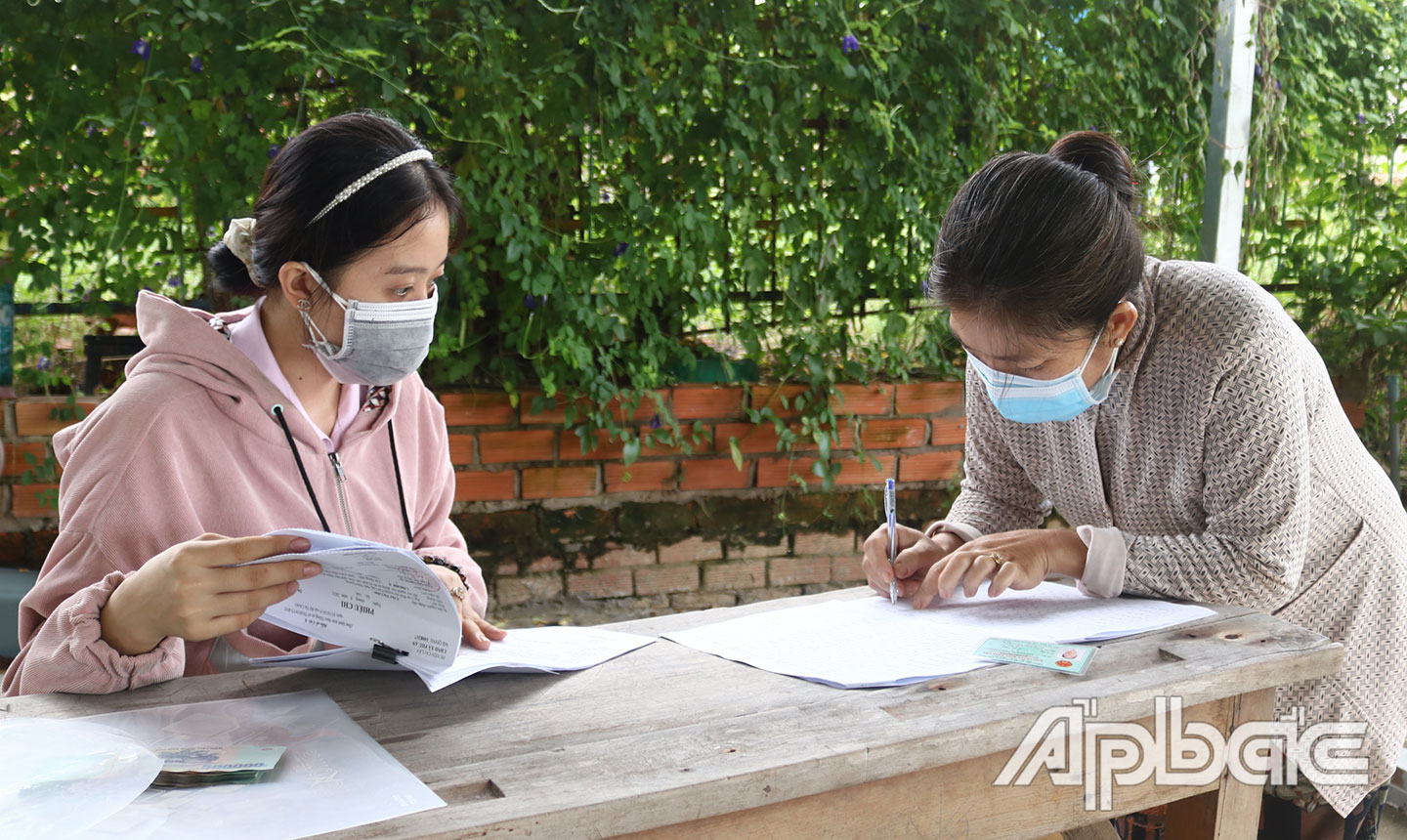 Huyện Cai Lậy chi hỗ trợ người lao động tự do bị ảnh hưởng do dịch Covid-19