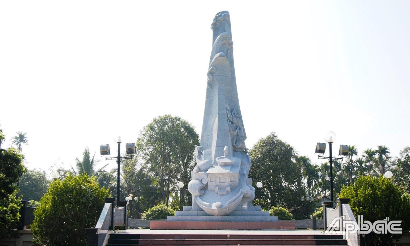 Khu di tích lịch sử Chiến thắng  Ba Rài tại xã Cẩm Sơn  (huyện Cai Lậy). Ảnh:  QUẾ  NGÂN