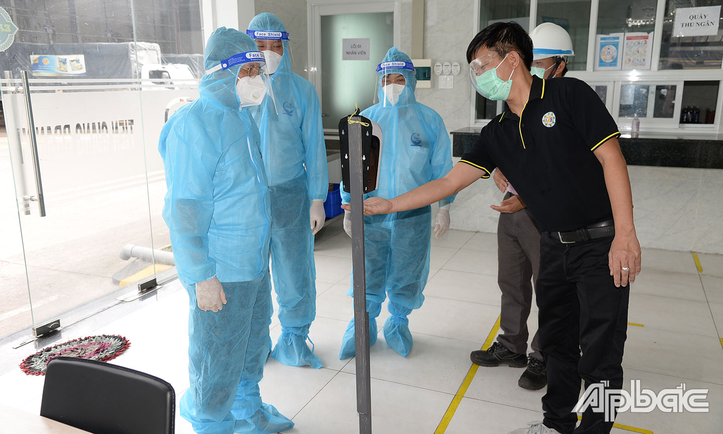 Lãnh đạo UBND tỉnh kiểm tra tình hình thực hiện phương án “3 tại chỗ”  tại DN thuộc Khu công nghiệp Mỹ Tho.