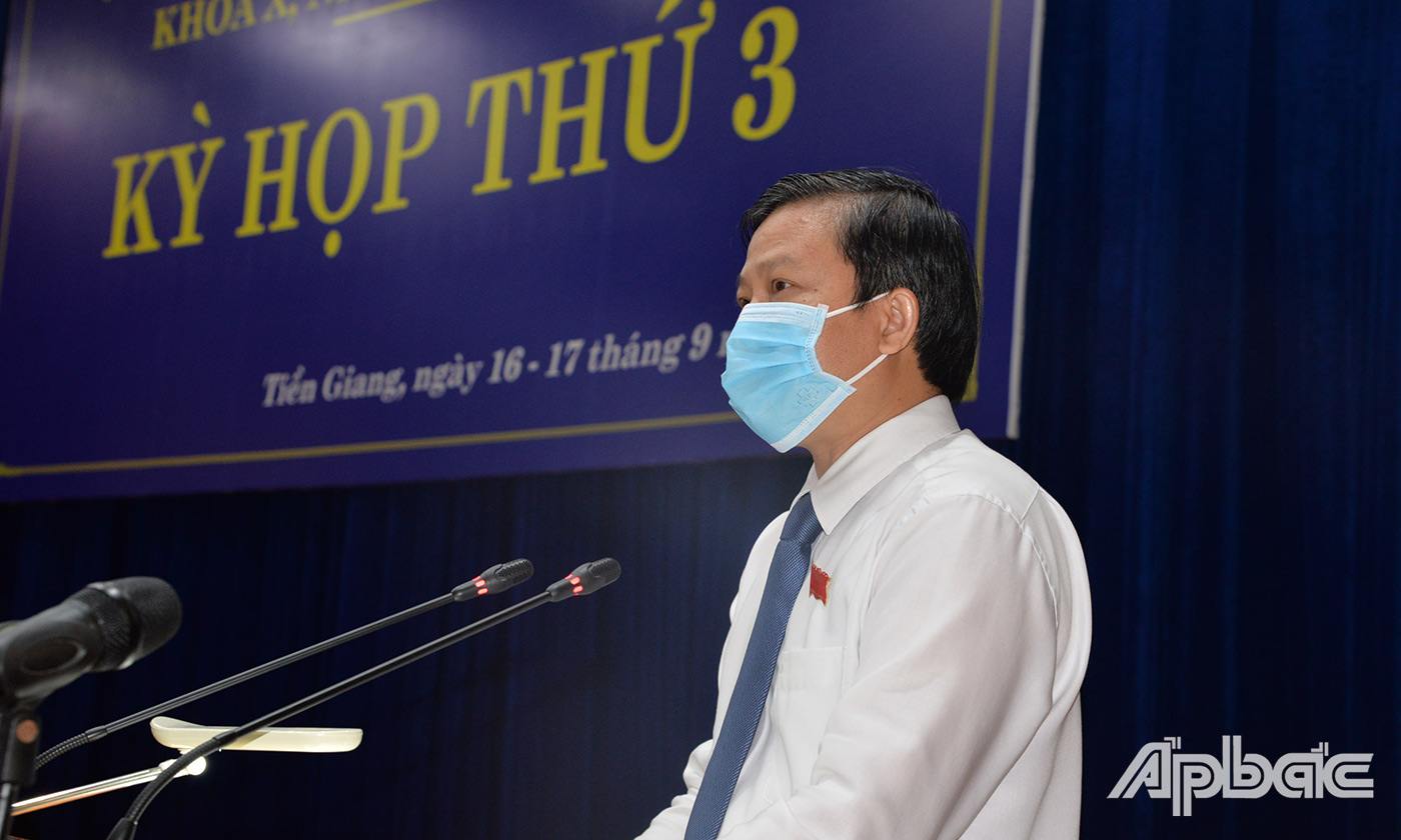 Giám đốc Sở GD-ĐT Lê Quang Trí,