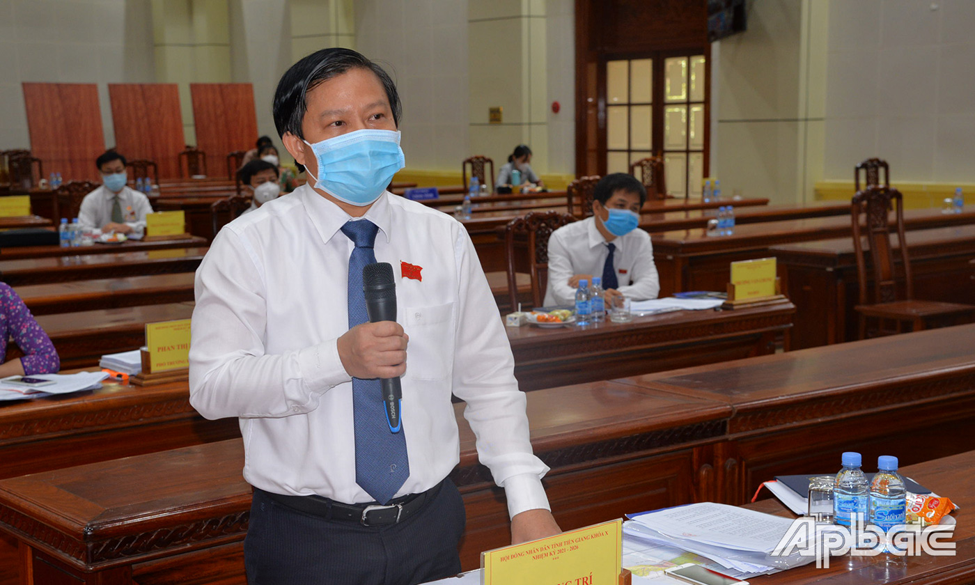 Giám đốc Sở GD-ĐT Lê Quang Trí,